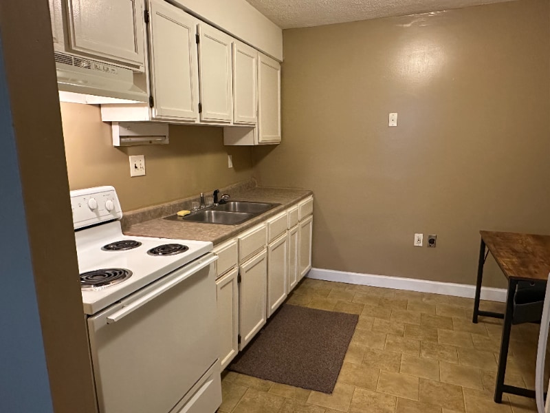 Building Photo - 1392 Summit St