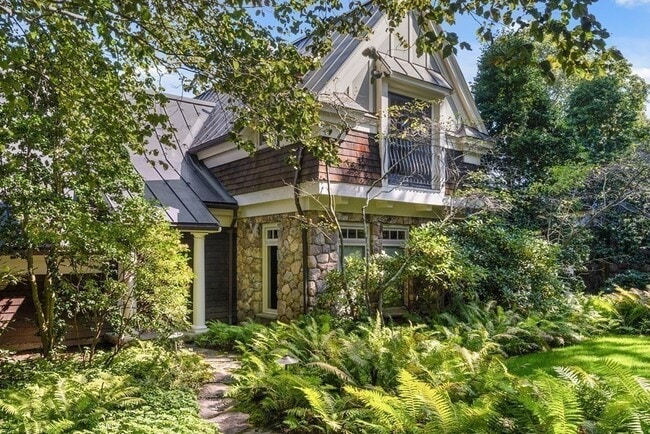 Building Photo - 100 Summer St