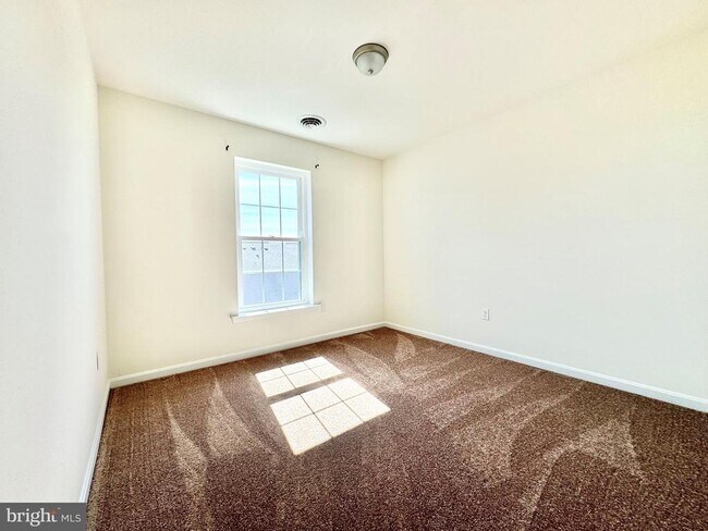 Building Photo - 76 Filbert Dr