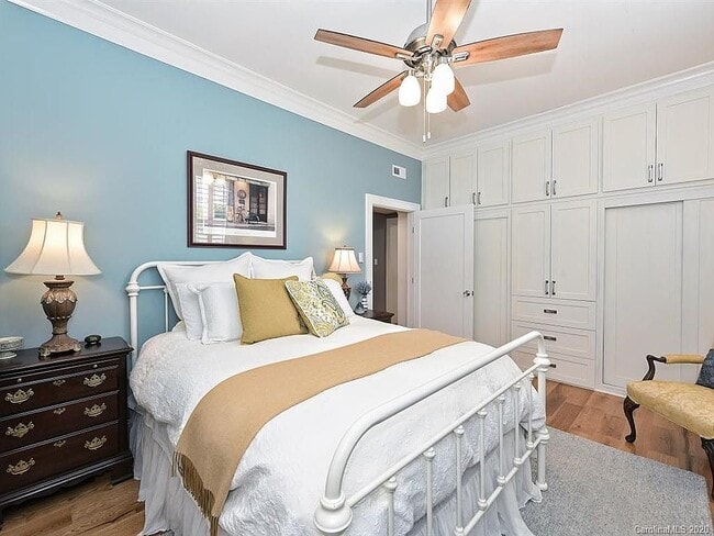 Building Photo - 2501 Roswell Ave