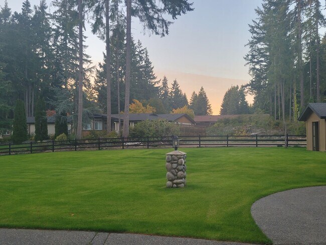 Building Photo - Beautiful Home on Gated Property
