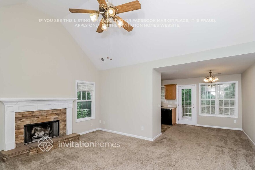 Building Photo - 5760 Tanglewood Dr