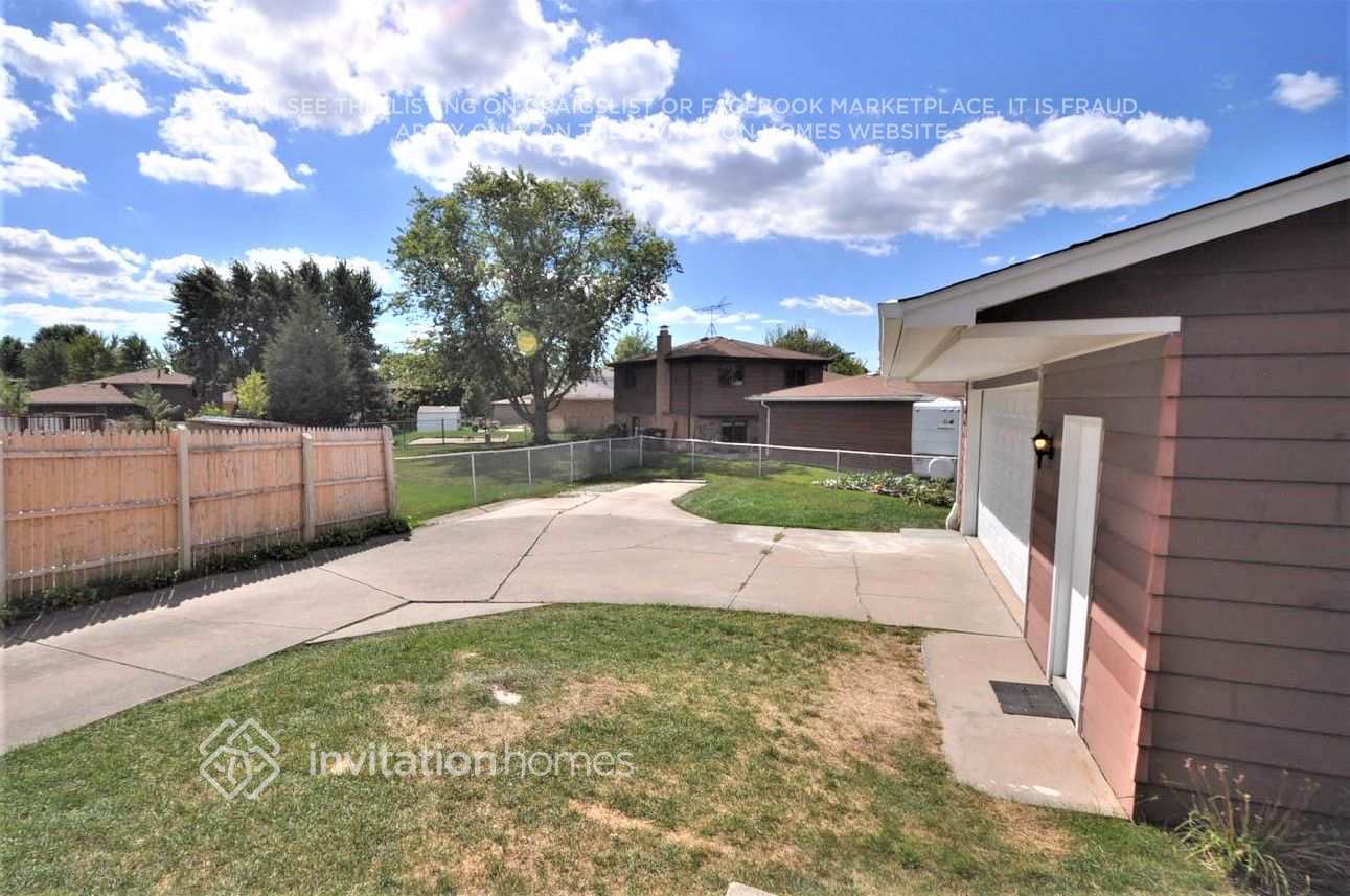 Building Photo - 16500 84th Ave