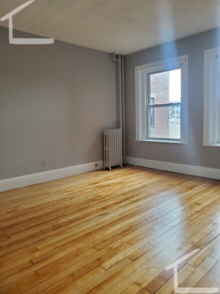 Building Photo - 14 Glenville Ave
