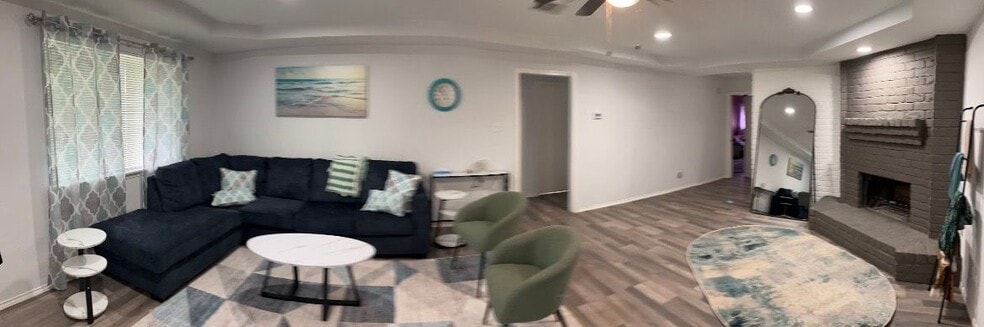 Building Photo - 3814 Brier Gardens Dr