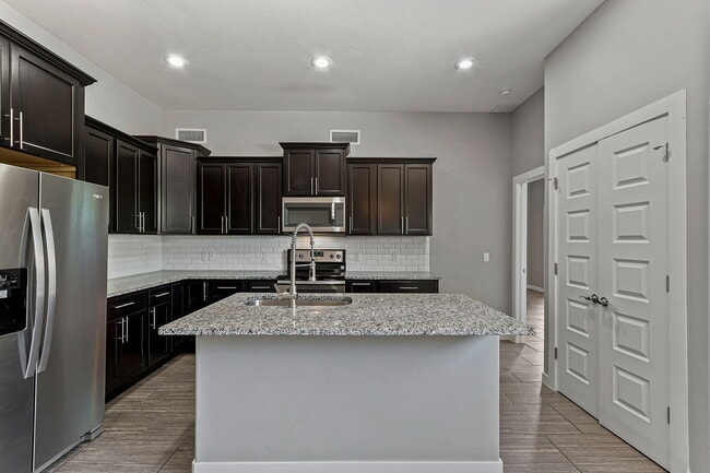 Building Photo - 6350 Escondido Dr