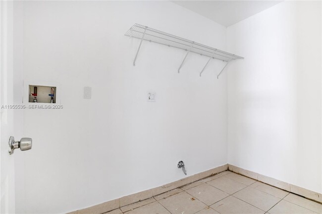 Building Photo - 415 NW 60th Way