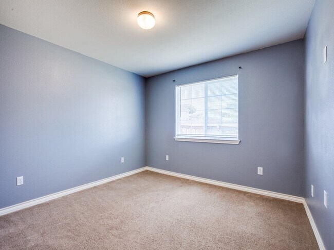 Building Photo - 6102 Still Meadow