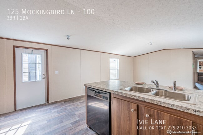 Building Photo - Fernwood MHC - Lot 100
