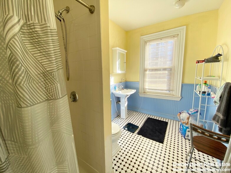 Building Photo - 31 Worthington St