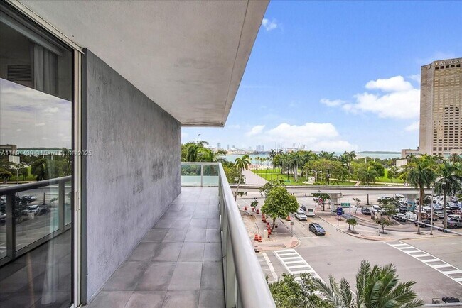 Building Photo - 50 Biscayne Blvd