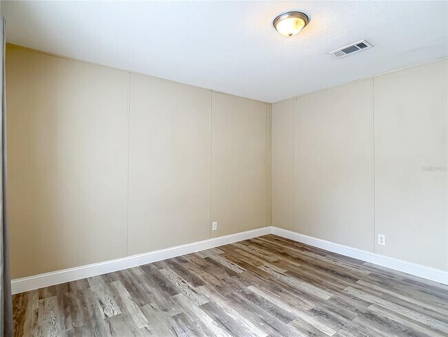 Building Photo - 7515 Rooks Dr