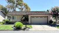 Building Photo - 750 N Paradise Valley Ct