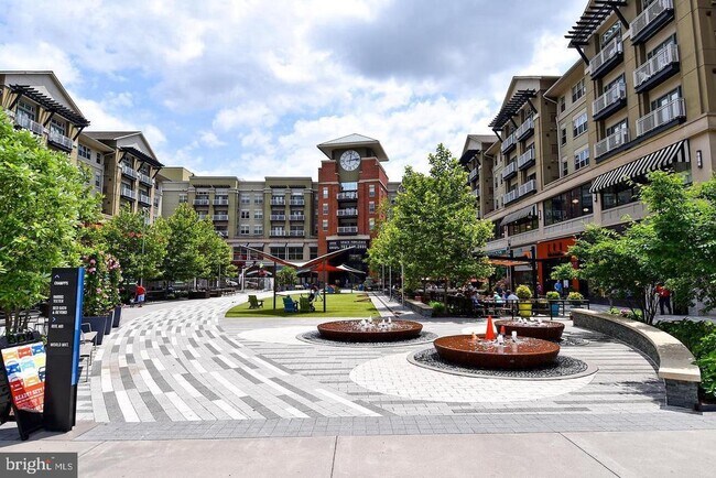 Building Photo - 1200 S Arlington Ridge Rd