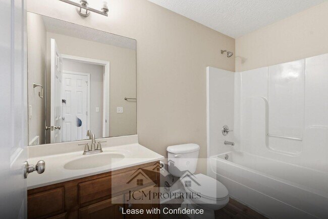 Building Photo - 2016 Willis Dr