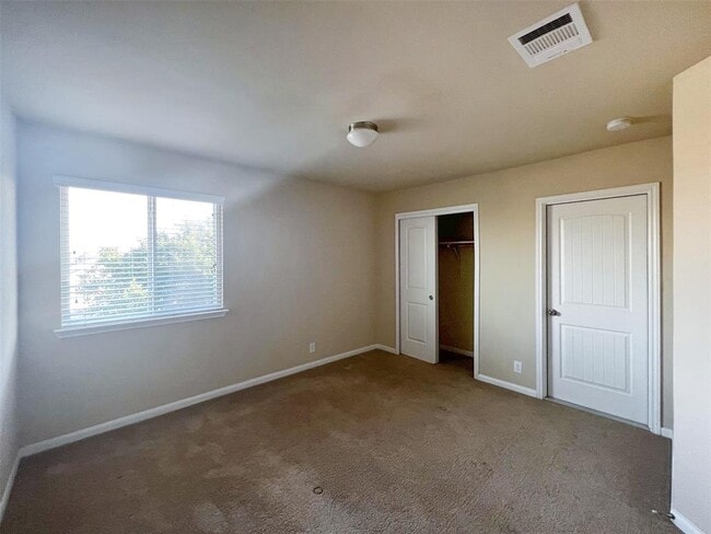 Building Photo - 928 Lost Pines Ln