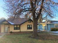 Building Photo - 2518 S 46th Ave