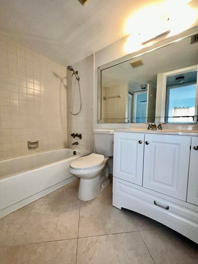 Building Photo - 231 Pine HOV Cir