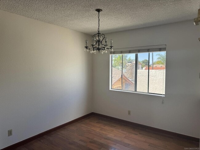 Building Photo - 4617 Kensington Dr