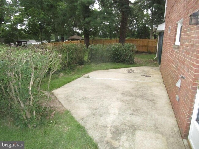 Building Photo - 5606 Devon Ct