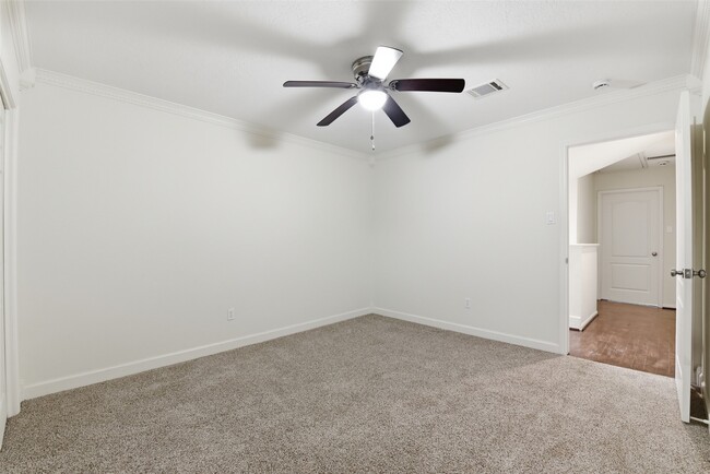 Building Photo - 14210 Briarhills Pkwy