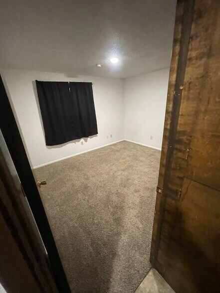 Building Photo - 9917 N Waikiki Rd