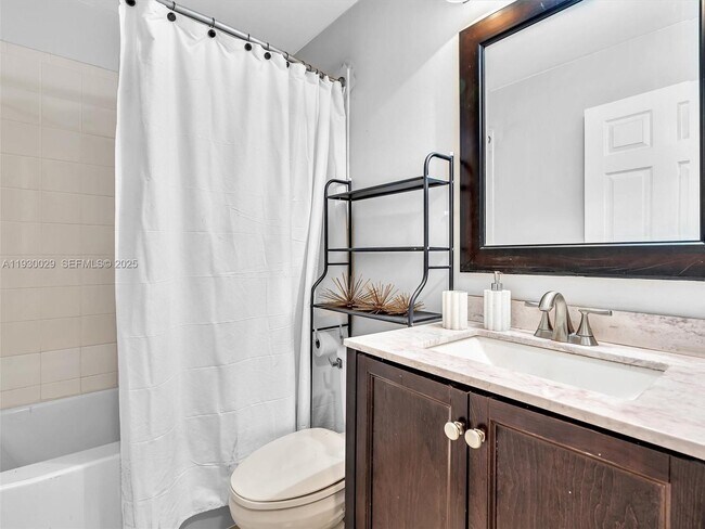 Building Photo - 6747 Sienna Club Dr