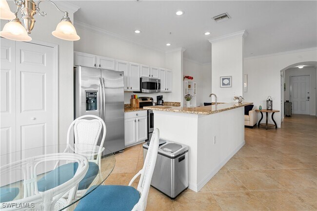 Building Photo - 9735 Acqua Ct