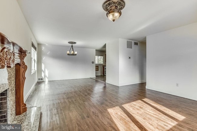 Building Photo - 6306 Yellowstone Dr