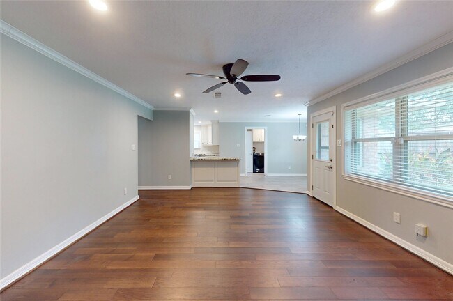 Building Photo - 5850 Braesheather Dr