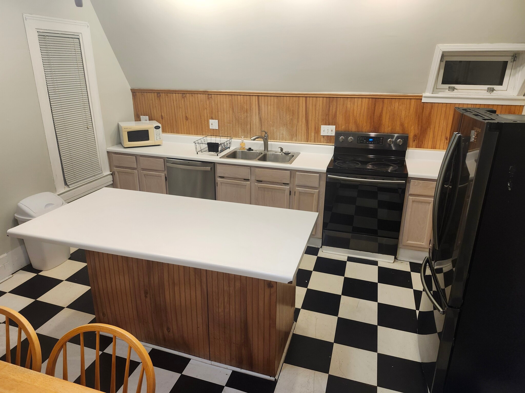 Building Photo - 4387 Westminster Pl