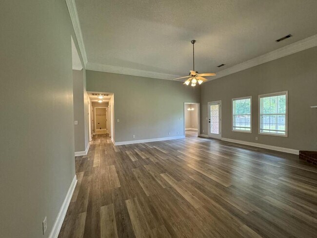Building Photo - 204 Mahan Dr