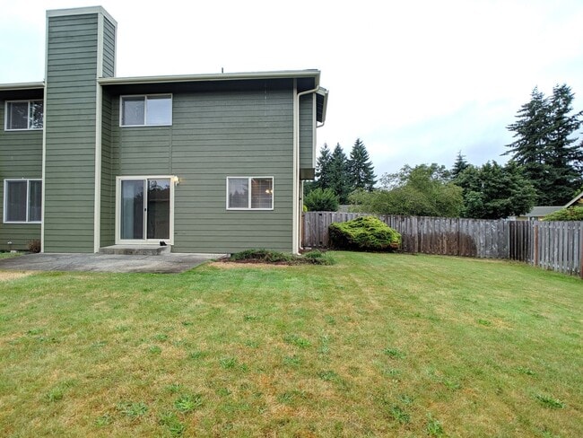 Building Photo - 7222 63rd St Ct W