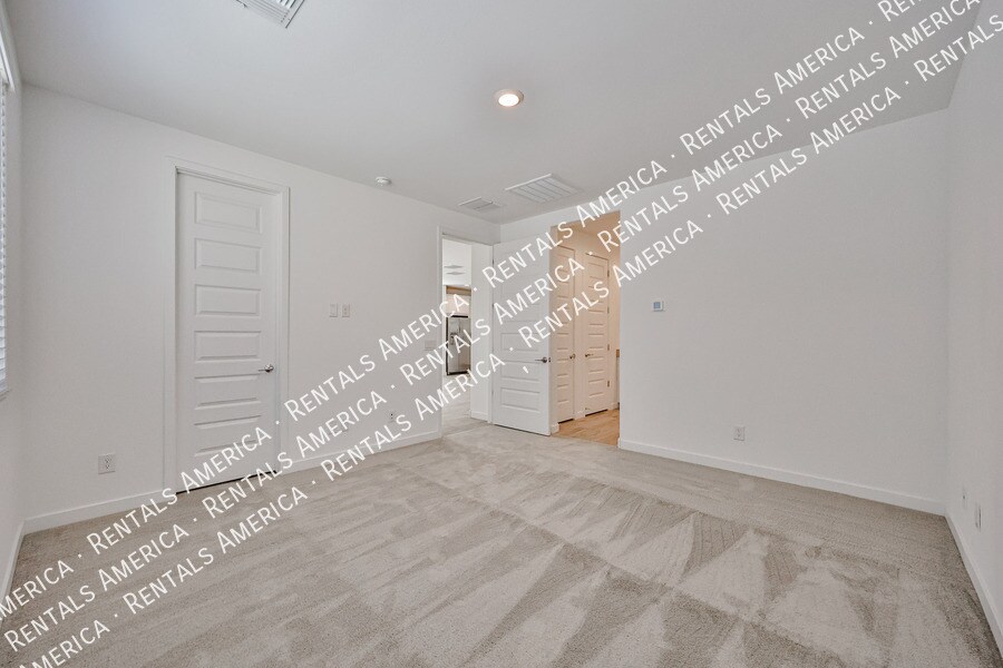 Building Photo - 1625 W la Mirada Dr