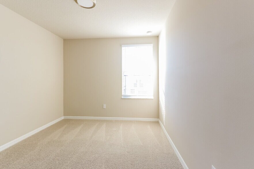 Building Photo - 3557 San Bernardino Way
