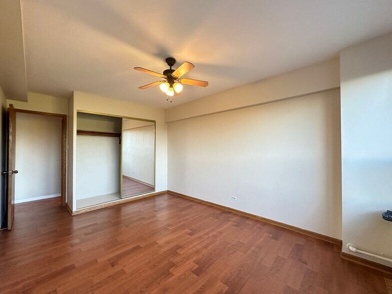Building Photo - 4180 N Marine Dr