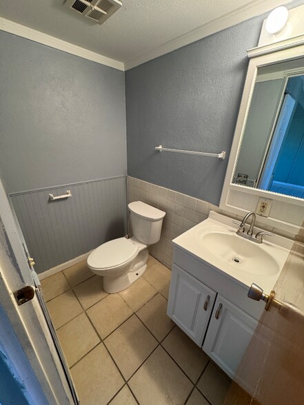 Building Photo - 2416 Patrick Dr