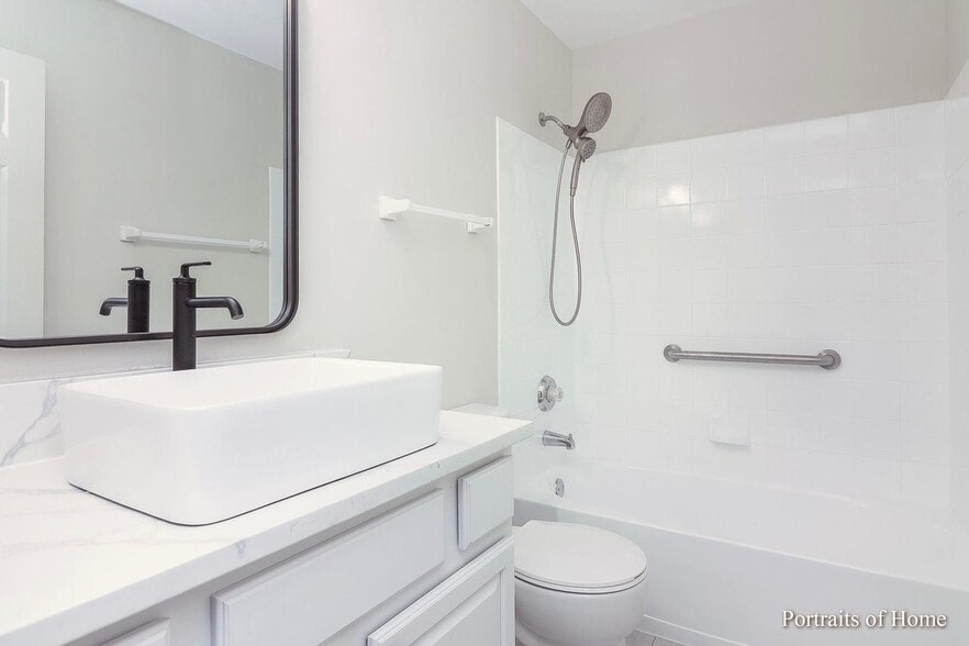Building Photo - 613 Pheasant Trl