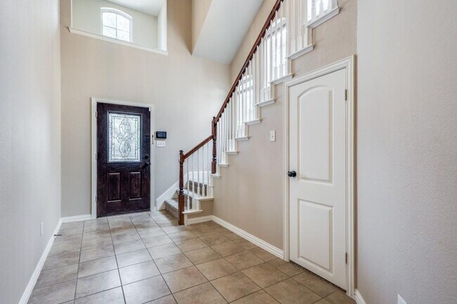 Building Photo - 205 Chester Dr