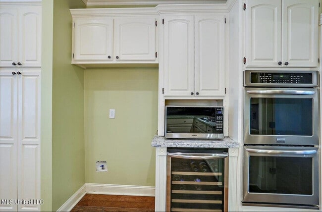 Building Photo - 132 Pine Ridge Cir