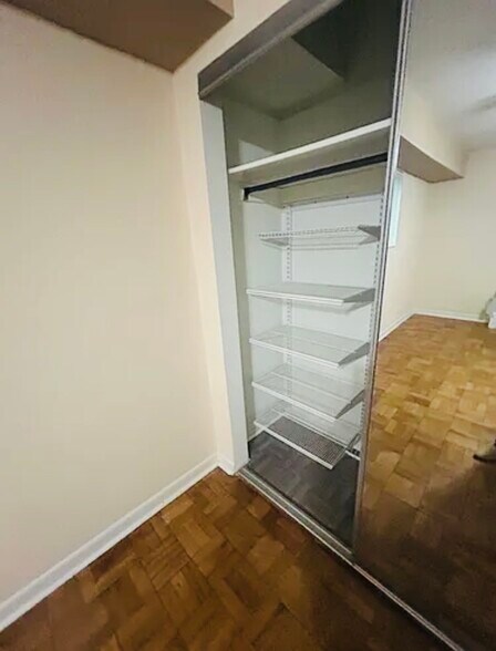 Building Photo - 10506 Weymouth St