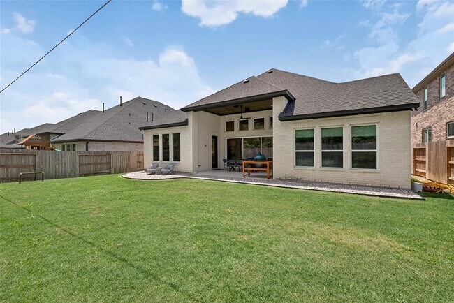 Building Photo - 9722 Dani Lake Dr