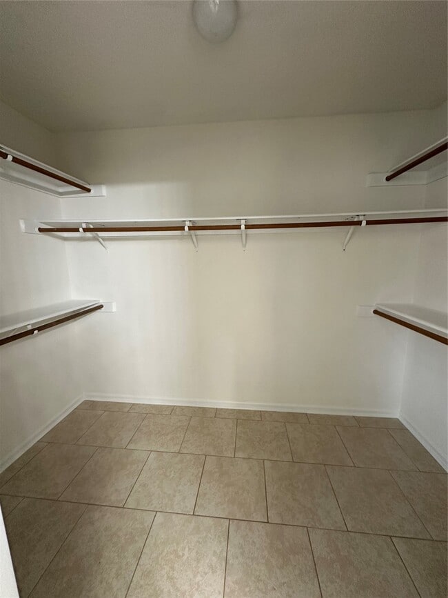 Building Photo - 14202 Misty Knoll Ct