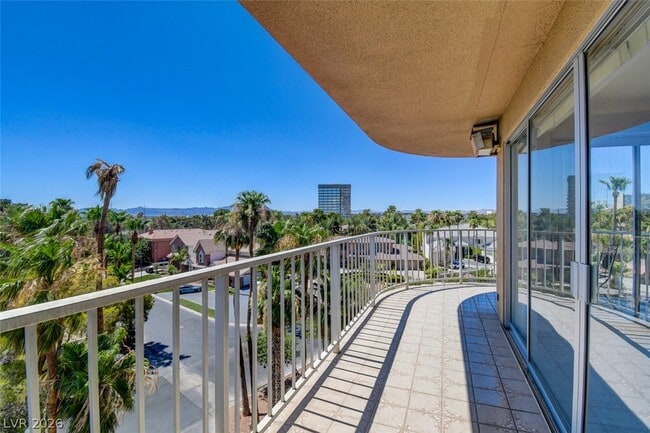 Building Photo - 3111 Bel Air Dr