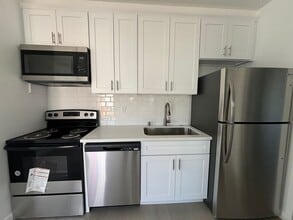 Building Photo - Eldora, 10313-10321 1/2