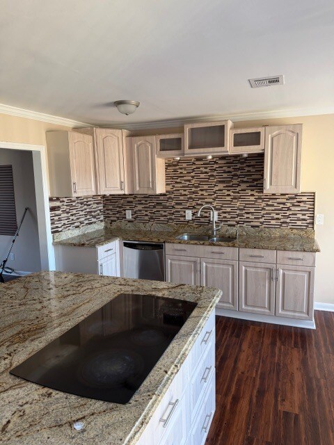 Building Photo - 2000 Greens Blvd