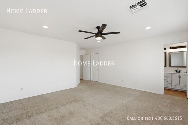 Building Photo - 16030 W Woodlands Ave