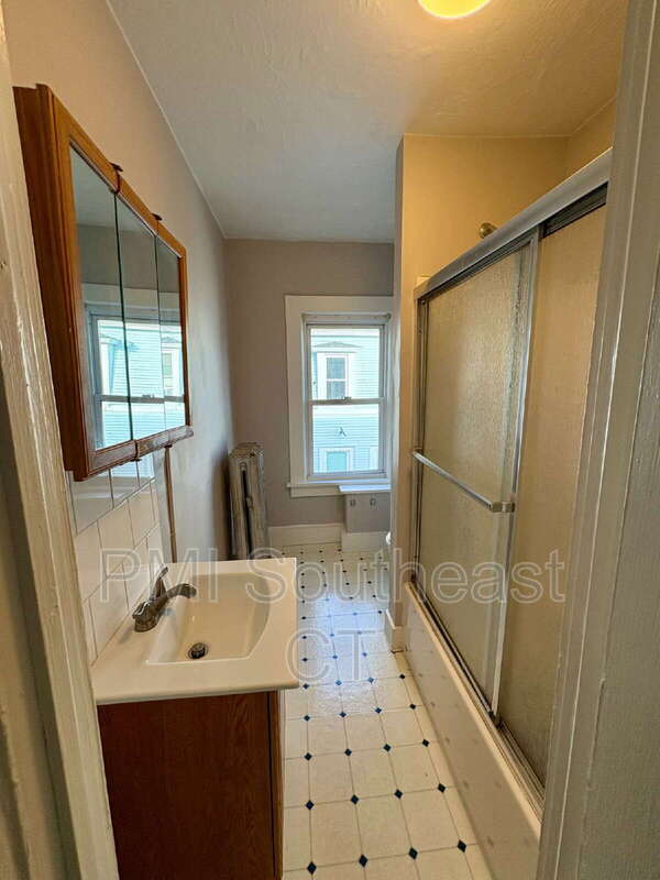 Building Photo - 79 Garfield Ave