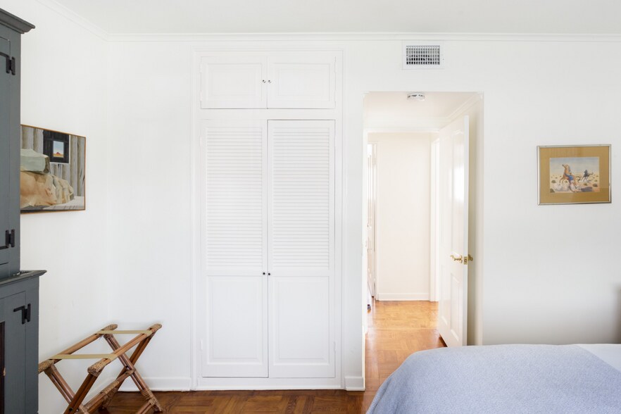 Hall bedroom - 5108 Strohm Ave