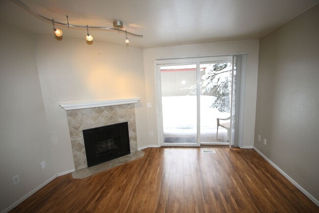 Primary Photo - 1 Bedroom with a 1 car garage!